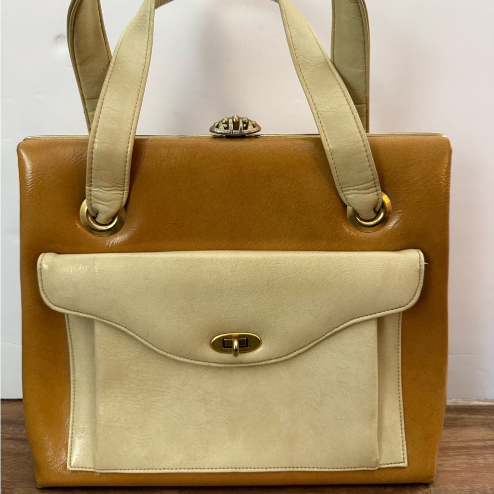 VINTAGE ILA OF CALIFORNIA  PURSE TAN AND CREAM